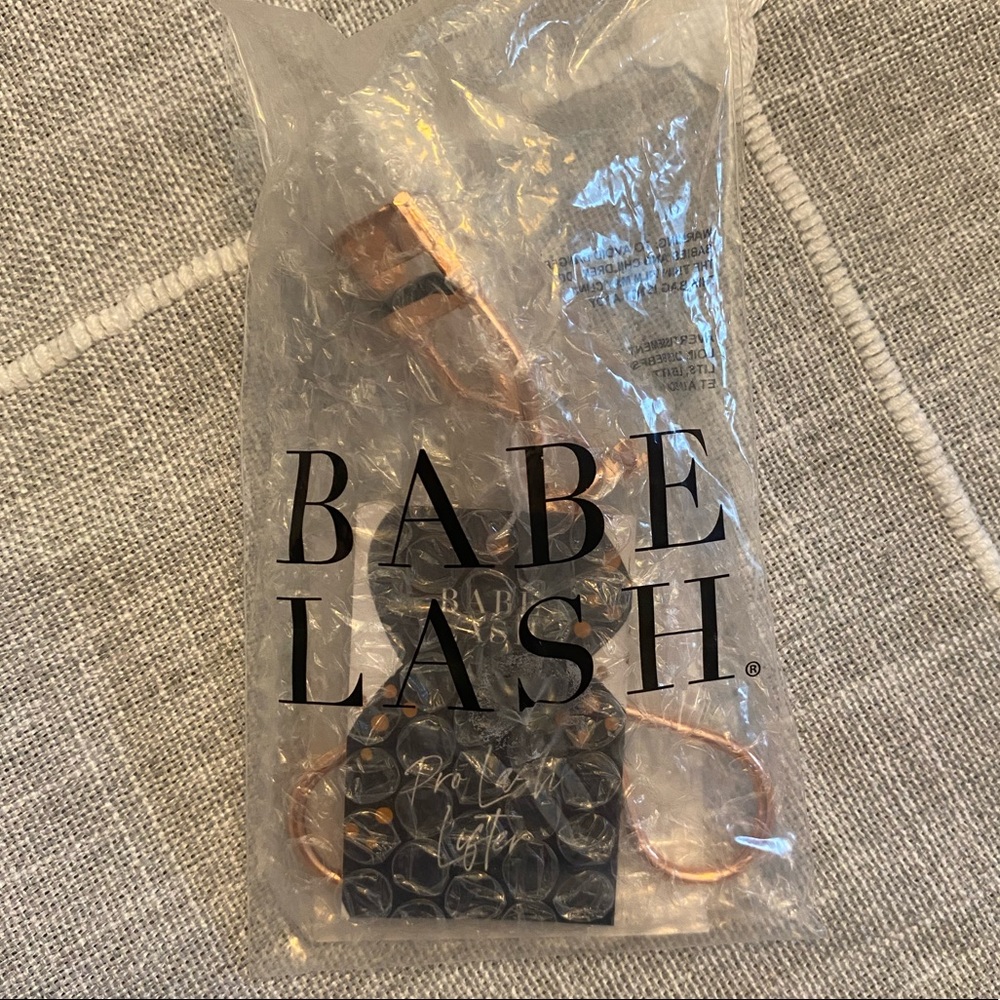 Brand New Babe Lash Eye Lash Curler